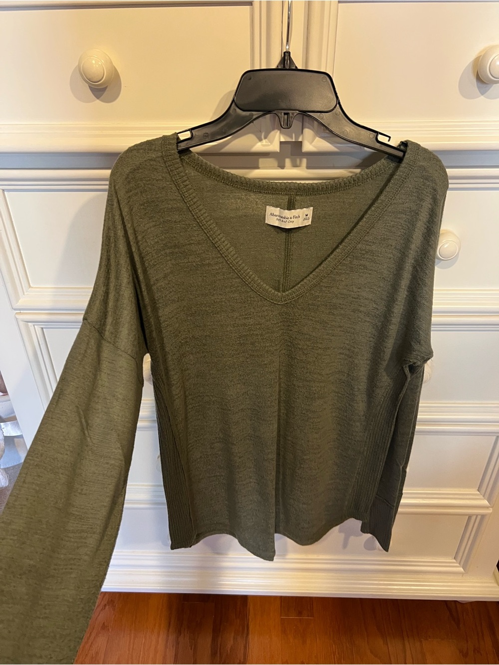 Abercrombie & Fitch Olive V-Neck Lightweight Sweater